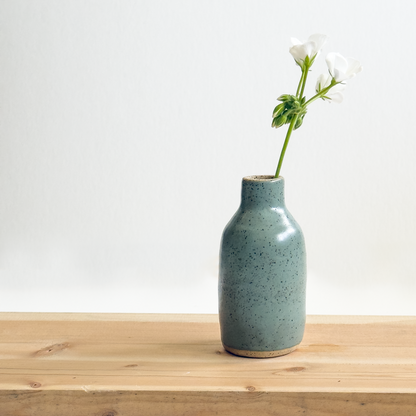 bud vase